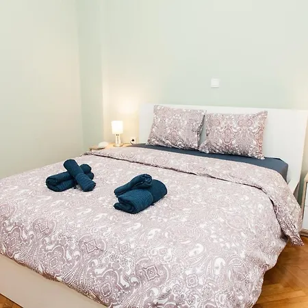 Apartment Elegant & Spacious In Heart Of Kolonaki! Athens