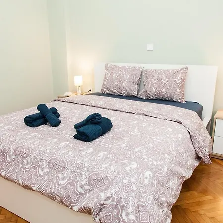Apartment Elegant & Spacious In Heart Of Kolonaki! *