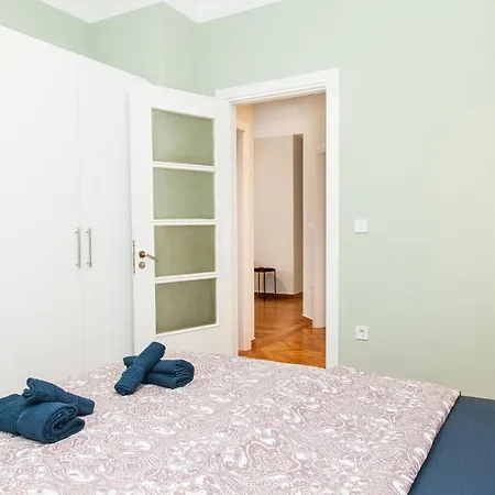 Elegant & Spacious In Heart Of Kolonaki! *