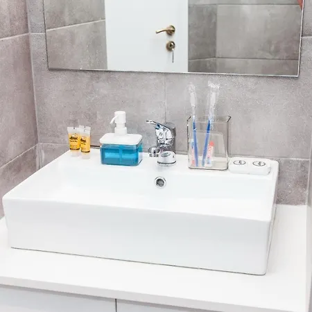 Elegant & Spacious In Heart Of Kolonaki! *